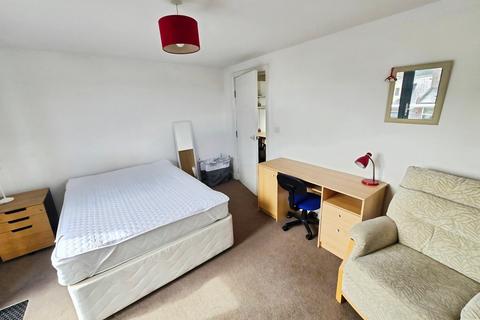 2 bedroom apartment to rent, Howell Road, Exeter