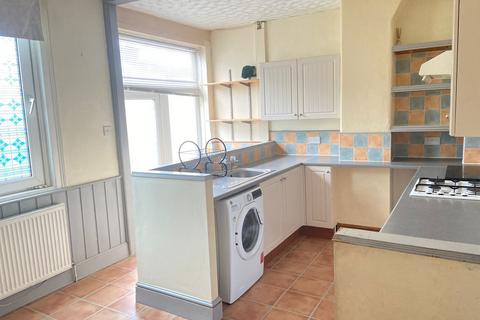 2 bedroom terraced house to rent, May Street, Exeter