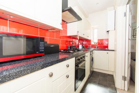 2 bedroom flat for sale, Charminster Road, Bournemouth, Dorset