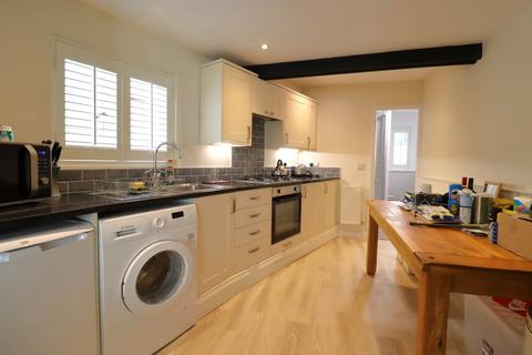 2 bedroom end of terrace house for sale, London Road, Marlborough, SN8 1PH