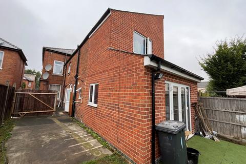 2 bedroom ground floor flat to rent, Flat 3, 79 Parkend Road