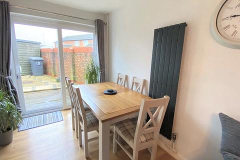 2 bedroom end of terrace house for sale, Ludlow Close, Westbury