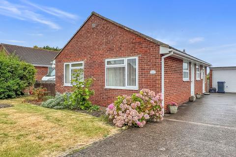 2 bedroom detached bungalow for sale, Summer Road, Westbury