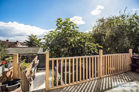 3 bedroom terraced house for sale, Whitehorse Lane , South Norwood