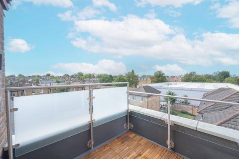 2 bedroom flat for sale, Belmont Apartments, London SW2