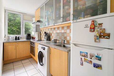 4 bedroom flat to rent, Thomas Baines Road, Battersea SW11