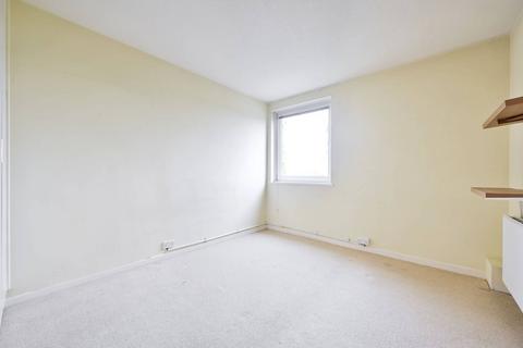 2 bedroom flat for sale, Holyport Road, Crabtree Estate, London, SW6