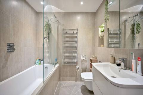 2 bedroom flat for sale, Sesame Apartments, Holman Road, Battersea, London, SW11