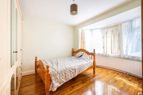 4 bedroom terraced house to rent, Eastcote Avenue, Sudbury, Greenford, UB6