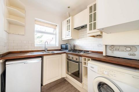 1 bedroom flat to rent, Coniston Avenue, Perivale, Greenford, UB6