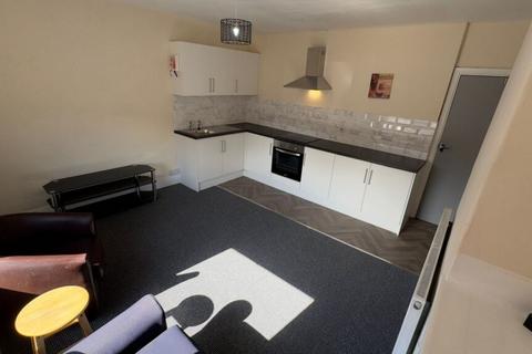 4 bedroom terraced house for sale, Lytham Place, Leeds, LS12 5PJ