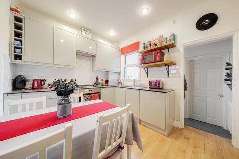 3 bedroom terraced house for sale, Miles Road, Mitcham CR4