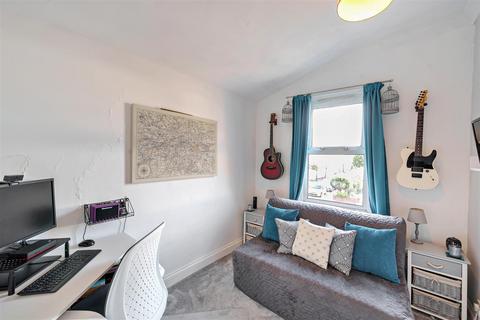 45 Miles Road, Mitcham, CR4 3DA