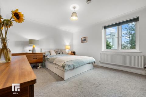 2 bedroom apartment for sale, Century Court, Taffs Mead Embankment