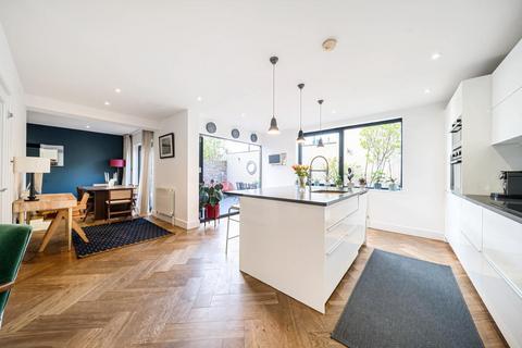 3 bedroom terraced house for sale, Maple Close, Clapham