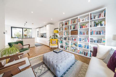 20 Maple Close, London, SW4 8LL