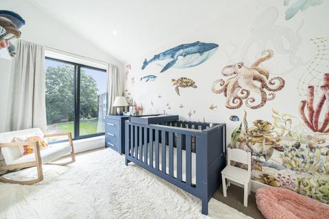 20 Maple Close, London, SW4 8LL
