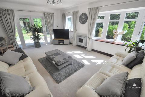 4 bedroom detached house for sale, Hill Road, Benfleet