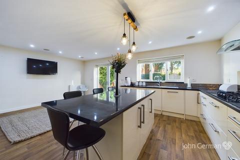 4 bedroom detached house for sale, Castle Bank, Stafford