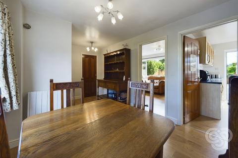 8 Corsham Place, Marchington, Uttoxeter, ST14 8LU