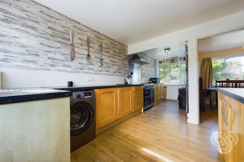 8 Corsham Place, Marchington, Uttoxeter, ST14 8LU