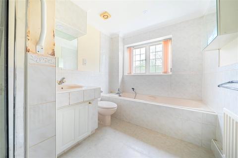 6 Badgers Walk, Purley, CR8 3PX