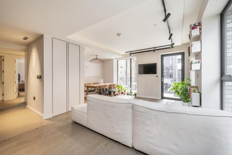 2 bedroom flat for sale, Parker Street, London