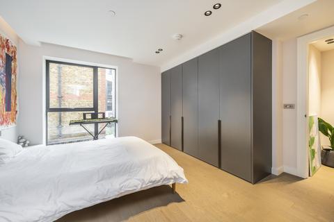 2 bedroom flat for sale, Parker Street, London