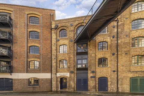 1 bedroom flat for sale, Java Wharf, 16 Shad Thames, London