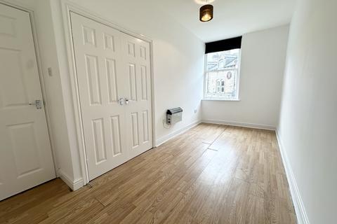 2 bedroom apartment to rent, Cheapside, Morley, Leeds