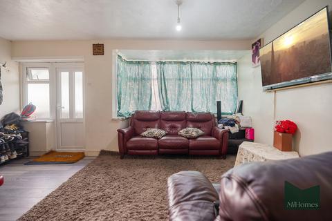 9 Arnold Avenue East, Enfield, EN3 6JB