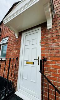 2 bedroom flat to rent, Liverpool Road, Cadishead