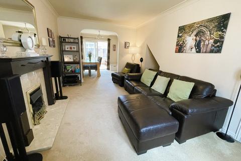 9 Hampson Gardens, Edenthorpe, Doncaster, DN3 2TN