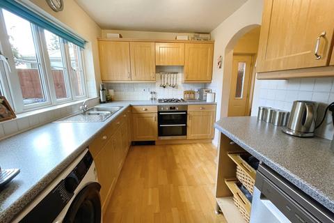 9 Hampson Gardens, Edenthorpe, Doncaster, DN3 2TN