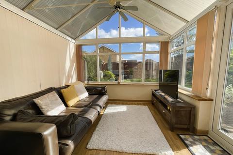 9 Hampson Gardens, Edenthorpe, Doncaster, DN3 2TN