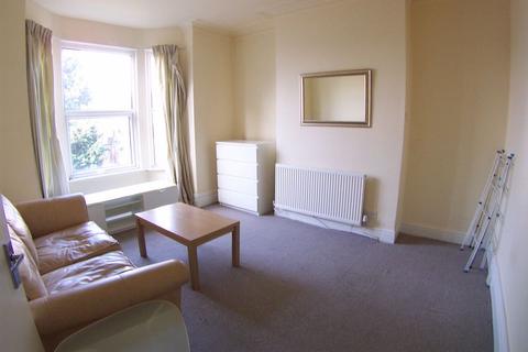 3 bedroom property to rent, Burley Road, Leeds