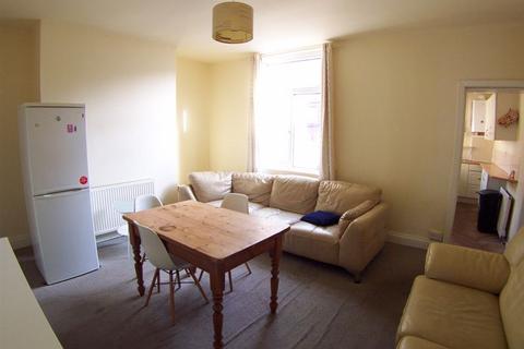 3 bedroom property to rent, Burley Road, Leeds