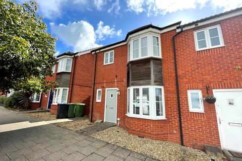 3 bedroom end of terrace house to rent, River Plate Road, Exeter EX2