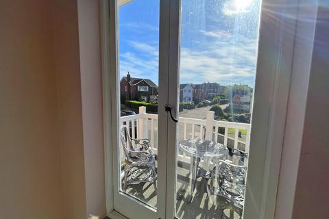 2 bedroom flat for sale, Stepney Close, Scarborough YO12