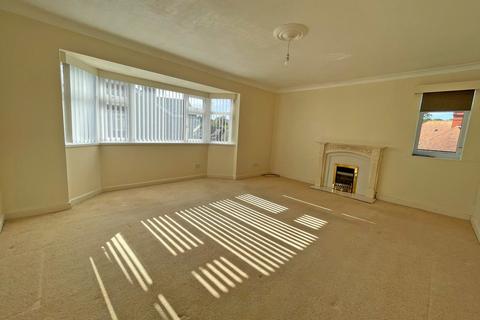 2 bedroom flat for sale, Stepney Close, Scarborough YO12