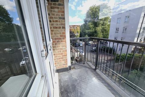 1 bedroom flat to rent, Limscott House, Bow