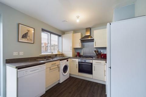 3 bedroom end of terrace house for sale, Cook Mews, Thurston