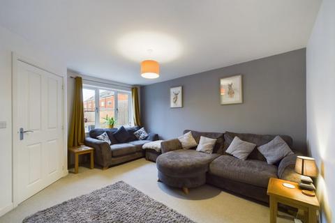 3 bedroom end of terrace house for sale, Cook Mews, Thurston