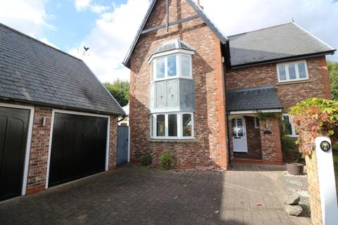 4 bedroom detached house to rent, Manor Fields, West Ella