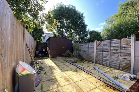 12 Carter Road, Wolverhampton, WV6 0PQ