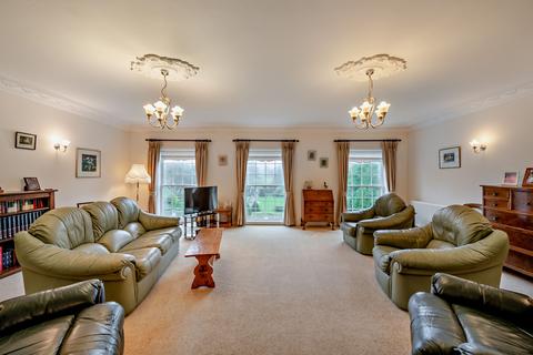 5 bedroom villa for sale, 4 Lindridge Park, Lindridge, TQ14