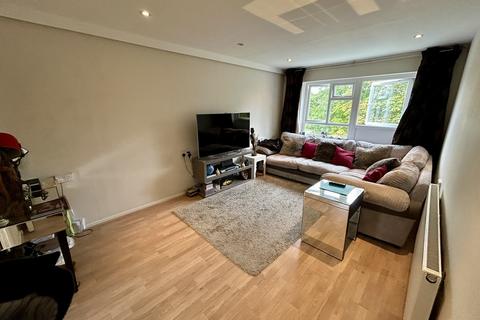 1 bedroom flat for sale, Badburgham Court, Waltham Abbey