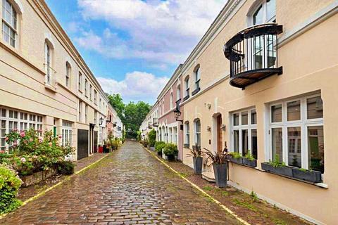 2 bedroom terraced house to rent, Ennismore Gardens Mews, SW7