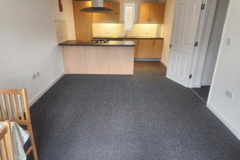 2 bedroom flat to rent, Neale Court