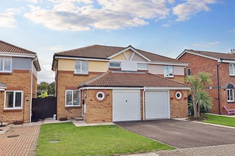 3 bedroom semi-detached house for sale, Chevening Court, Milton